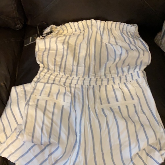 NWT Forever 21 Contemporary  jumpsuit - Picture 8 of 8